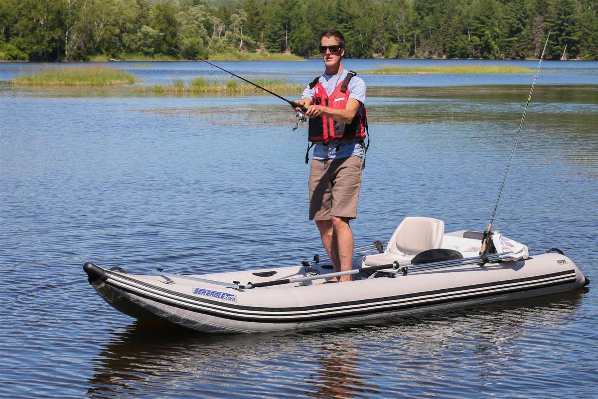 The new rigid high-pressure inflatable floor is an excellent stable standing platform!